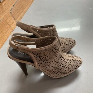 Elizabeth and James Tan Heels with Intricate Perforations Size 10